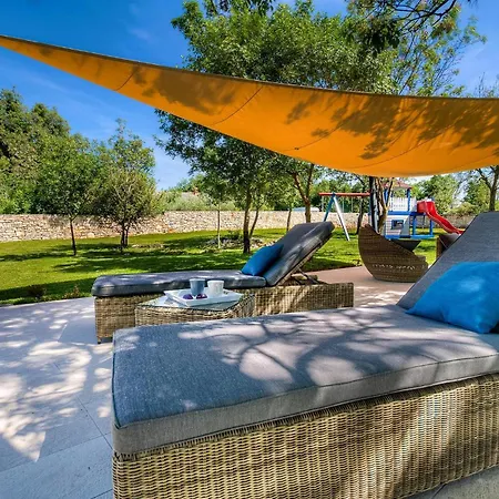 Nyaraló Edison Rakovci